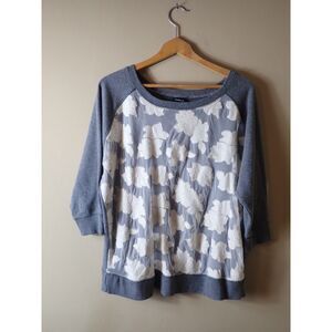 Torrid Floral Knit Top Blouse Gray White Size 1 Sheer Chiffon Floral Front